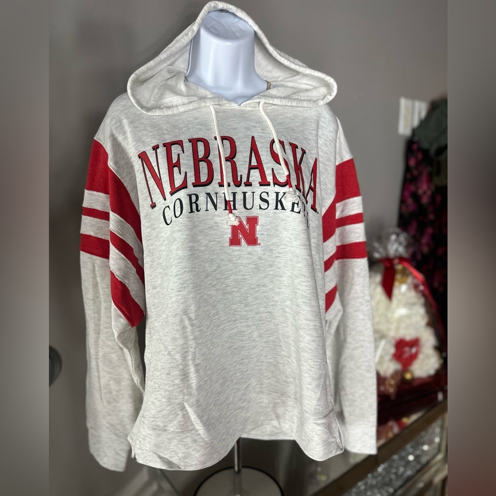 Brand new Women’s Huskers sweatshirt